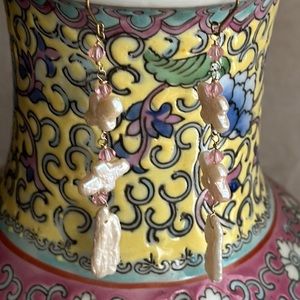 Pierced earrings stick pearls with biwa pearls and pink Swarovski crystals